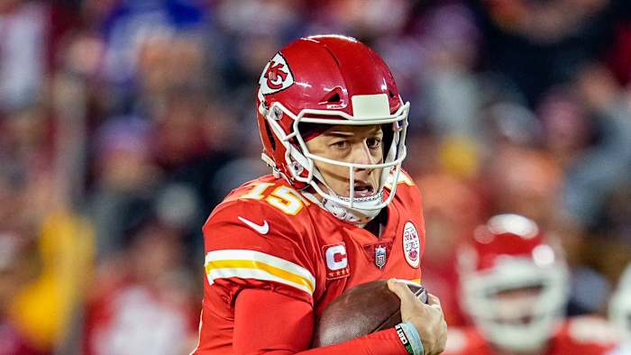 012322-Patrick Mahomes-Bills-Jay Biggerstaff-3